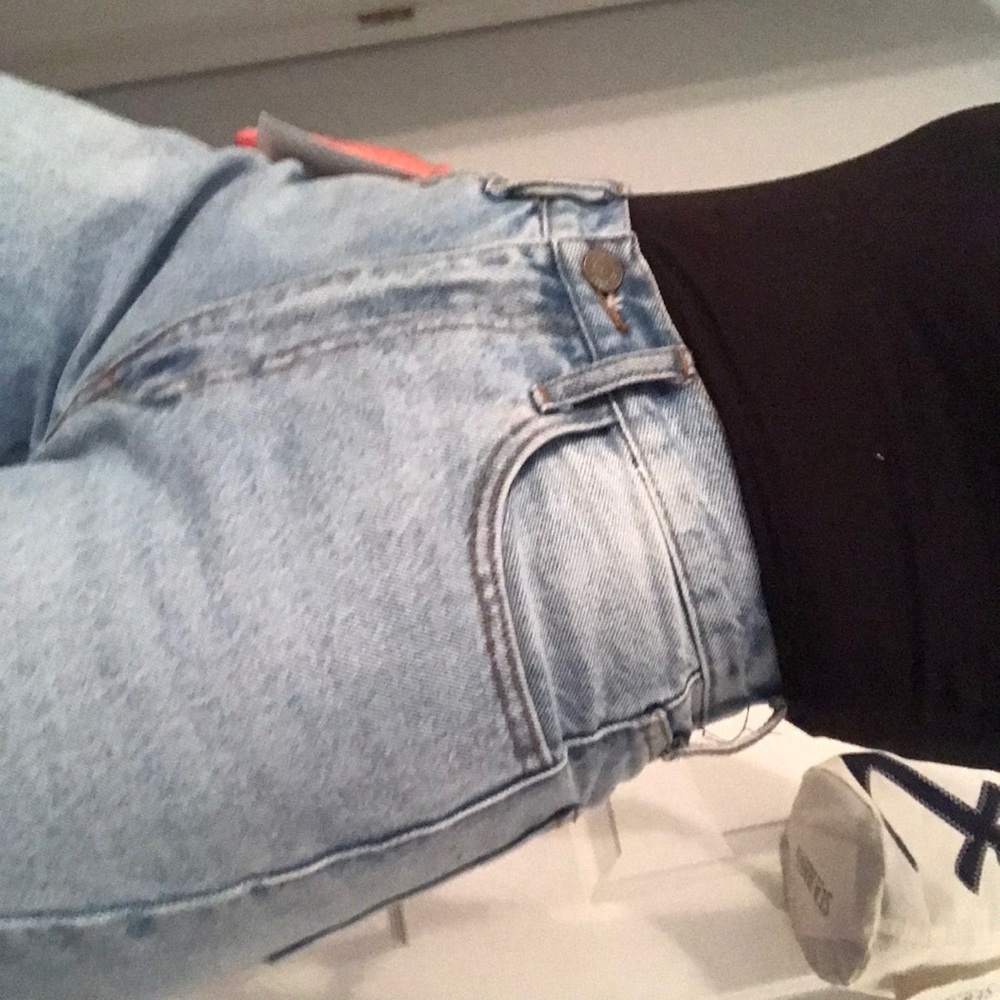 Urban Outfitters Light Wash Jeans (size medium)